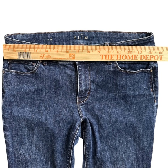 White House Black Market Slim Jeans Size 4
Dark Wash Stretch Denim - Picture 8 of 10